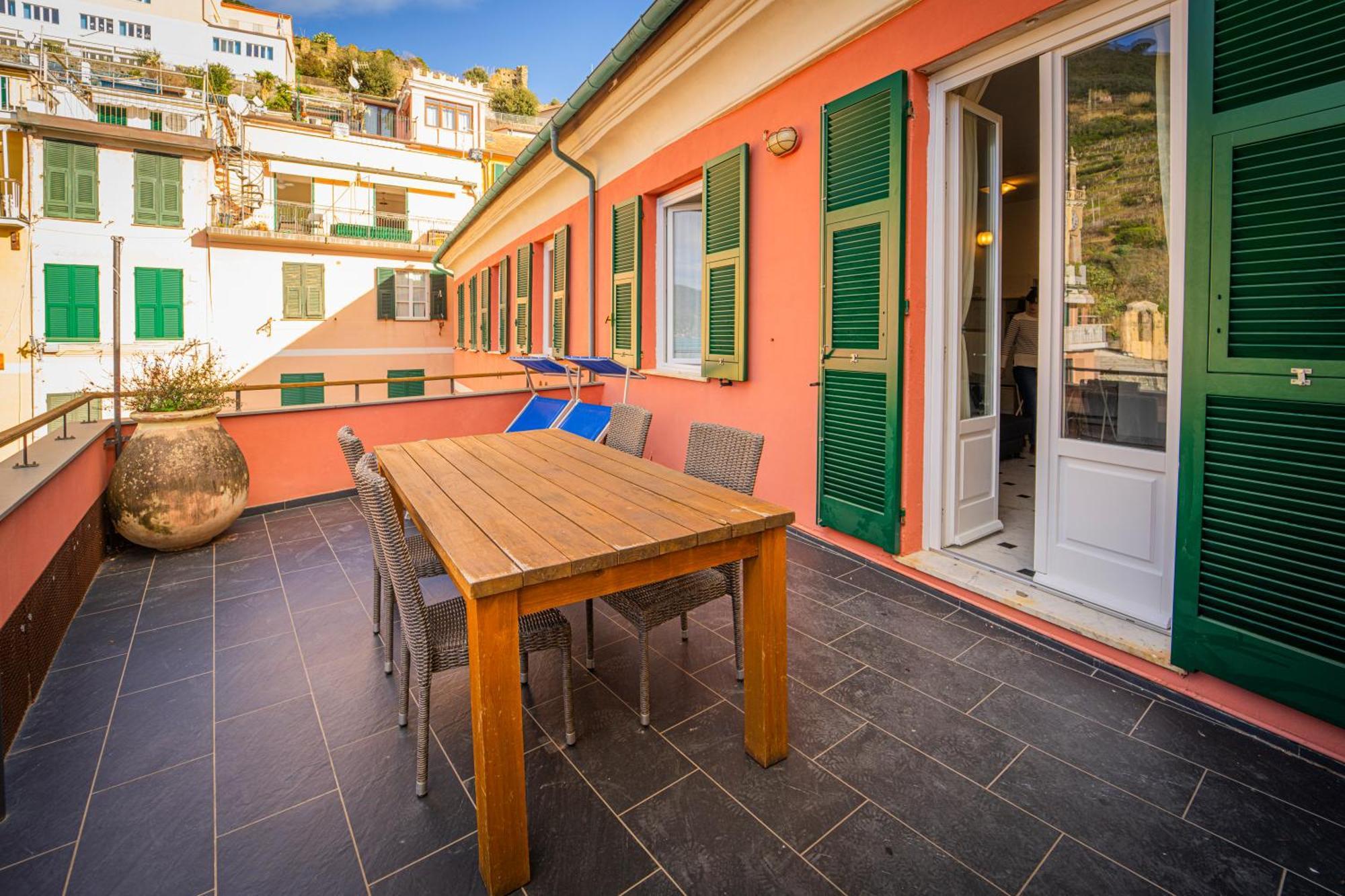 אפרטהוטל ורנאצה La Casa Di Eroico Vino מראה חיצוני תמונה